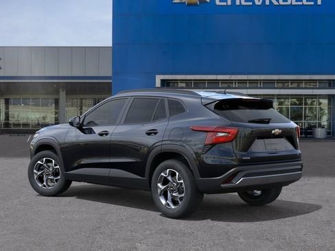 New 2026 Chevrolet Trax LT w/ Sunroof Package FWD image 3