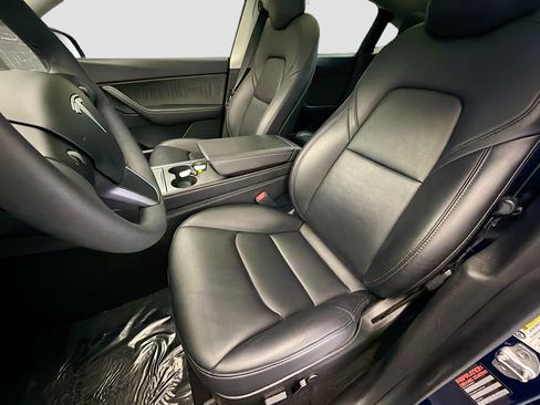 Used 2021 Tesla Model Y Long Range image 11