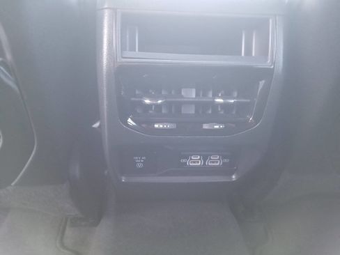 Used 2024 Jeep Grand Cherokee Altitude image 15