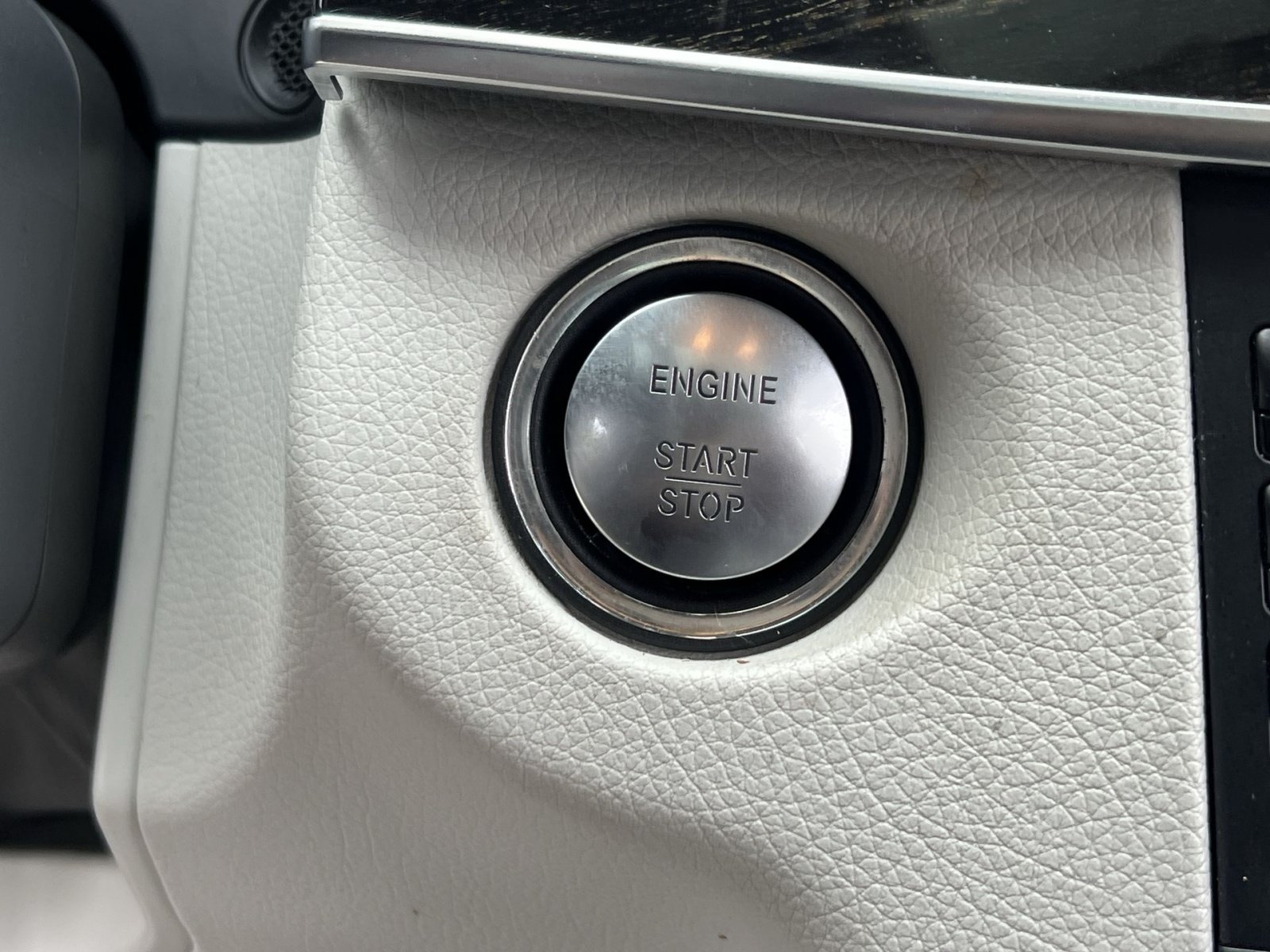 Used 2015 Mercedes-Benz E 350 4MATIC Sedan image 39