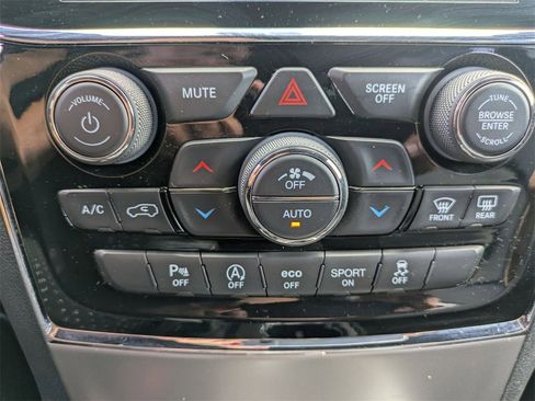 Used 2019 Jeep Grand Cherokee Limited image 27