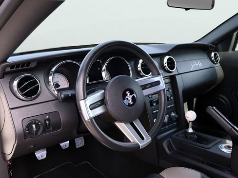 Used 2005 Ford Mustang GT RWD image 35