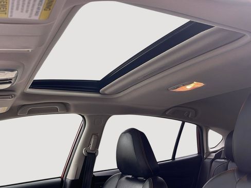 Used 2018 Subaru Crosstrek 2.0i Limited image 31