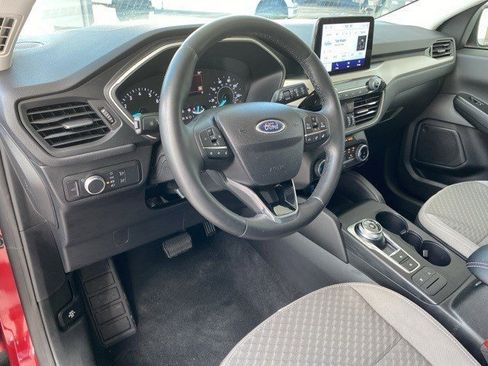 Certified 2022 Ford Escape SE w/ SE Sport Appearance Package image 11