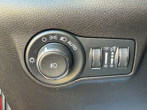 Certified 2022 Jeep Compass Limited image 48