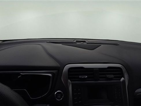 Used 2018 Ford Fusion S image 9