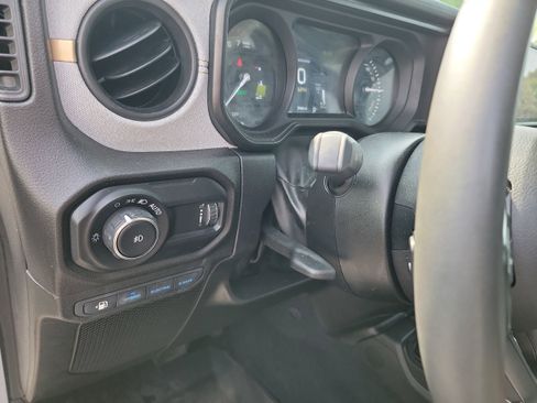 Used 2024 Jeep Wrangler Unlimited AWD/4WD image 18
