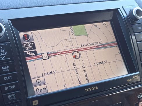 Used 2010 Toyota Tundra Limited image 26