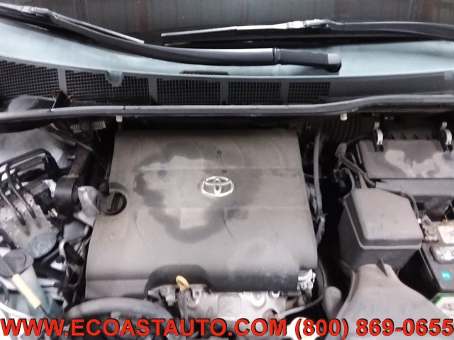 Used 2014 Toyota Sienna XLE w/ Entertainment Package FWD image 9