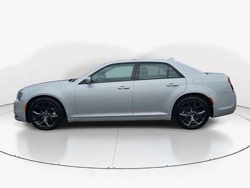 Used 2023 Chrysler 300 S RWD image 10