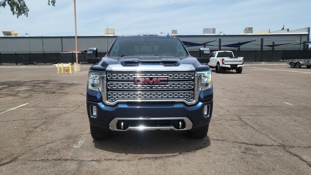 Used 2020 GMC Sierra 2500 Denali w/ Denali Ultimate Package AWD/4WD image 3