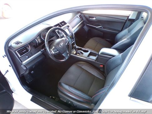 Used 2016 Toyota Camry SE FWD image 14