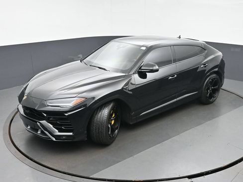 Used 2021 Lamborghini Urus AWD/4WD image 36
