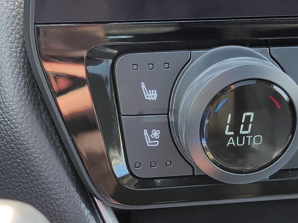 Used 2024 Toyota Grand Highlander AWD Hybrid image 27