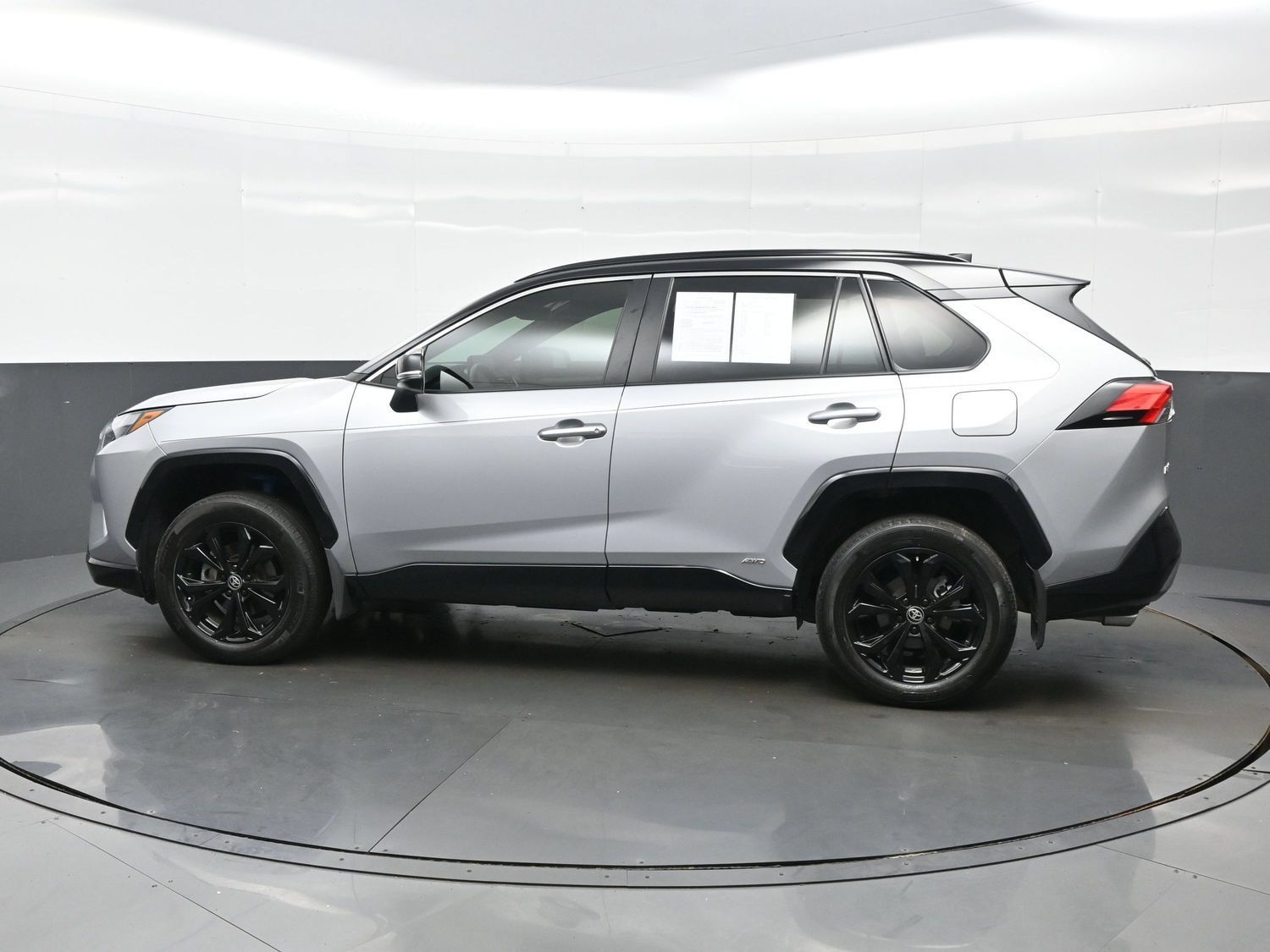 Used 2024 Toyota RAV4 XSE w/ Weather Package AWD/4WD image 3