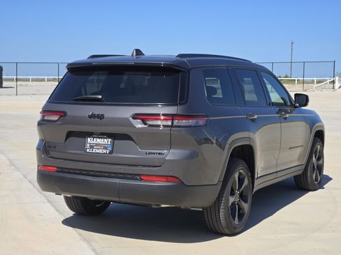 New 2025 Jeep Grand Cherokee L Limited w/ Black Appearance Package image 5
