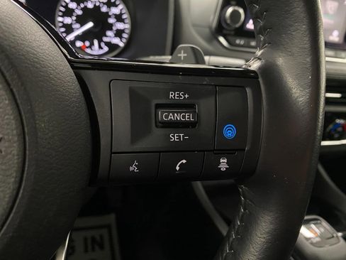 Used 2023 Nissan Rogue SV w/ SV Premium B Package image 18