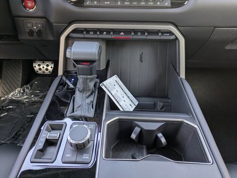 New 2026 Toyota Tundra Limited AWD/4WD image 19