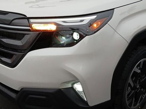 Used 2026 Subaru Forester Premium AWD/4WD image 30