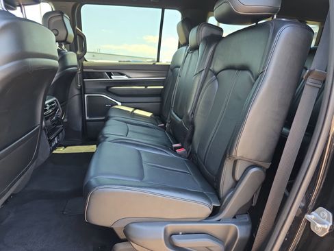 Used 2024 Jeep Wagoneer L Series II w/ Flexible Seating Group RWD image 11