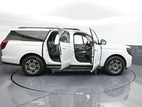 Used 2025 Ford Expedition Max Active image 40