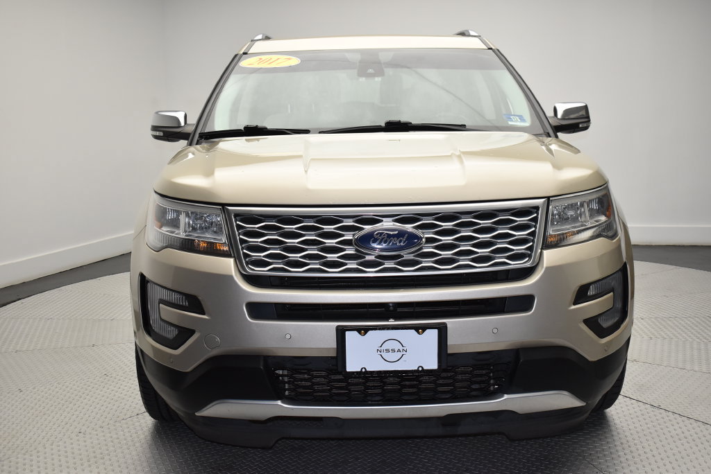 Used 2017 Ford Explorer Platinum AWD/4WD image 2