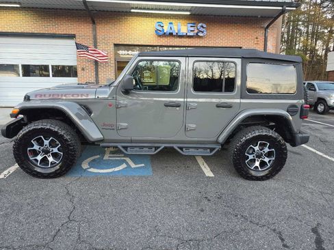 Used 2022 Jeep Wrangler Unlimited Rubicon w/ LED Lighting Group image 2