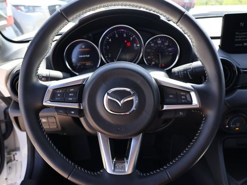 Certified 2025 MAZDA MX-5 Miata Club RWD image 27