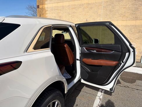 Used 2020 Cadillac XT5 Premium Luxury image 11