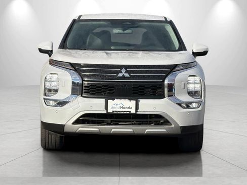 Used 2024 Mitsubishi Outlander SE image 10