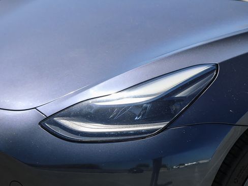 Used 2022 Tesla Model 3 Long Range AWD/4WD image 8