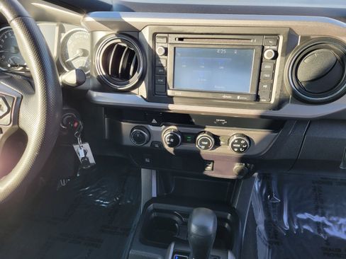 Used 2018 Toyota Tacoma SR5 image 21