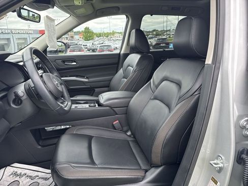 Used 2024 Nissan Pathfinder SL w/ SL Premium Package AWD/4WD image 23