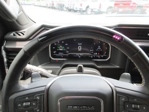 Certified 2023 GMC Sierra 1500 Denali Ultimate AWD/4WD image 33