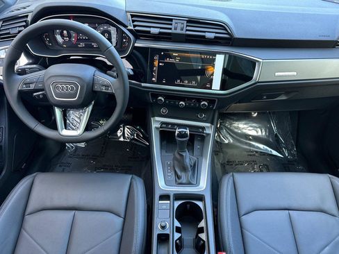 New 2025 Audi Q3 2.0T Premium image 12