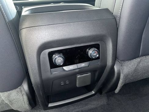 New 2026 Chevrolet Traverse LT w/ Midnight/Sport Edition AWD/4WD image 23