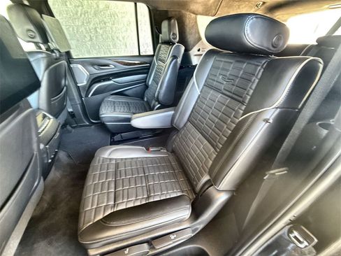 Used 2023 Cadillac Escalade ESV Sport Platinum image 24