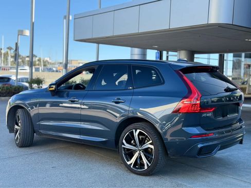Used 2023 Volvo XC60 T8 Ultimate w/ Climate Package image 4