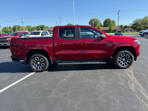 Used 2024 Chevrolet Colorado LT w/ LT Convenience Package III RWD image 8