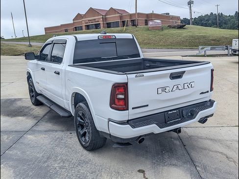 Used 2025 RAM 1500 Big Horn AWD/4WD image 8
