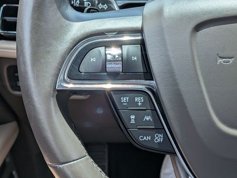 Used 2021 Lincoln Nautilus Reserve w/ Equipment Group 201A AWD/4WD image 24