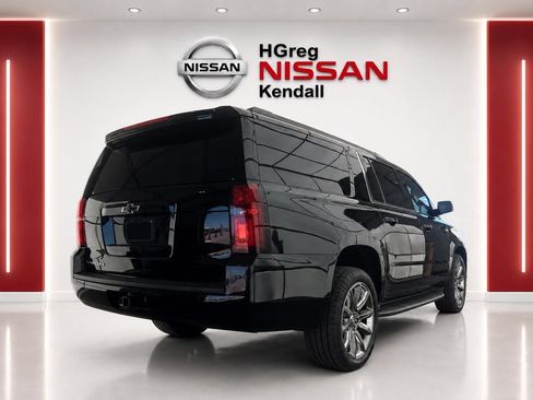 Used 2018 Chevrolet Suburban LT AWD/4WD image 4