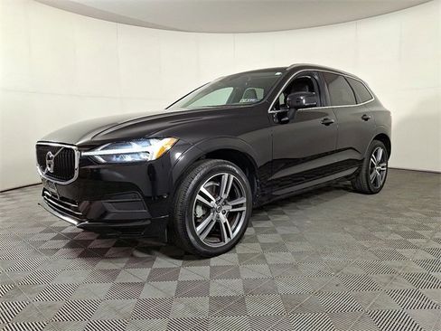Used 2019 Volvo XC60 T6 Momentum w/ Multimedia Package image 6