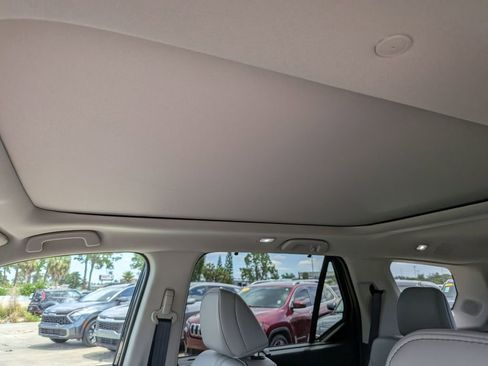 Used 2025 Honda Pilot Touring image 25