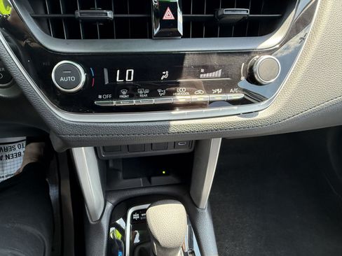 Used 2025 Toyota Corolla Cross AWD Hybrid image 15