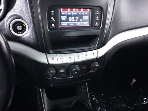 Used 2019 Dodge Journey SE w/ Connectivity Group image 17