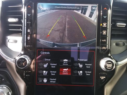 Used 2020 RAM 1500 Laramie image 31