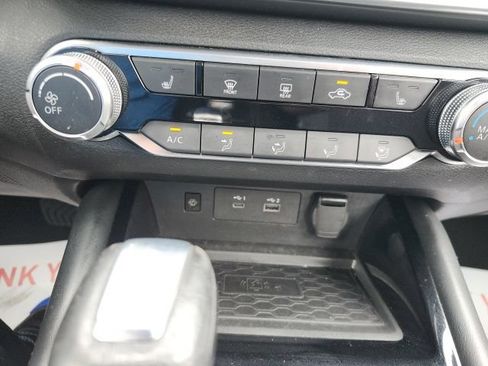 Used 2023 Nissan Altima 2.5 SV w/ SV Premium Package FWD image 37