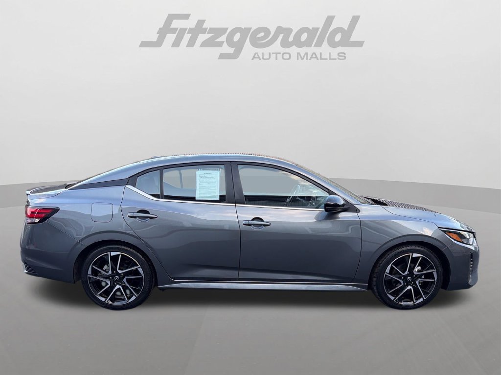 Used 2025 Nissan Sentra SR FWD image 8