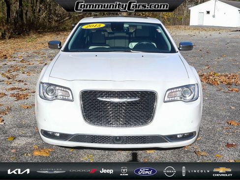Used 2015 Chrysler 300 C Platinum w/ Harman/Kardon Audio Group image 10